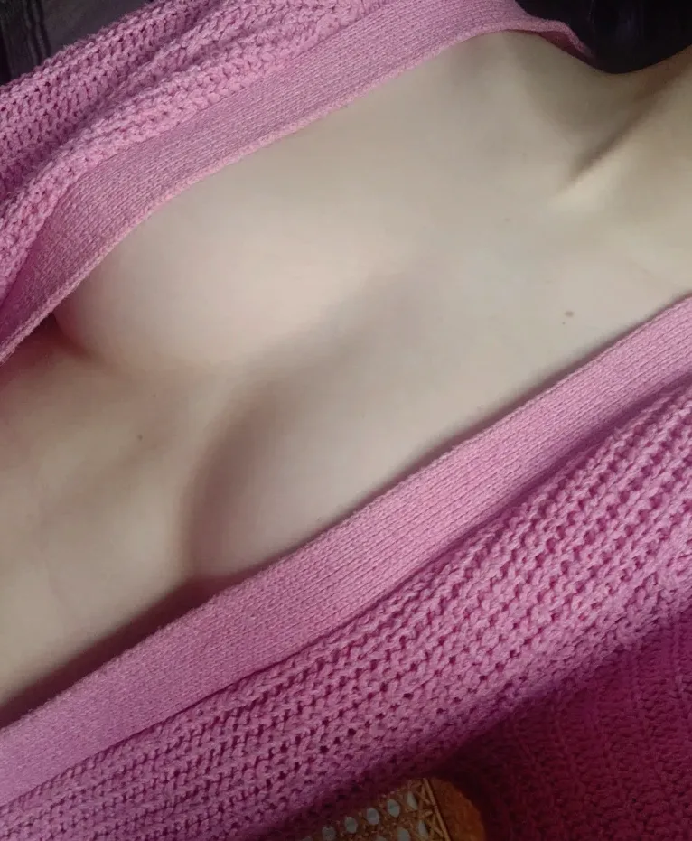 Agata, 33