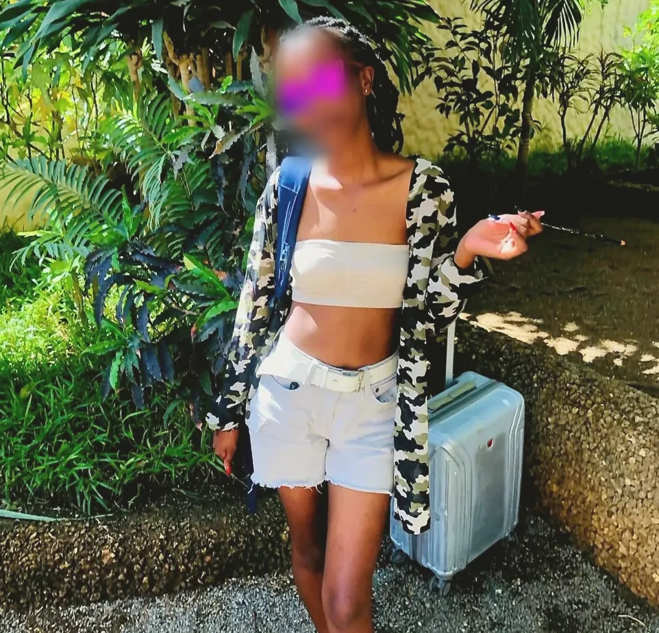 Amelia, 21
