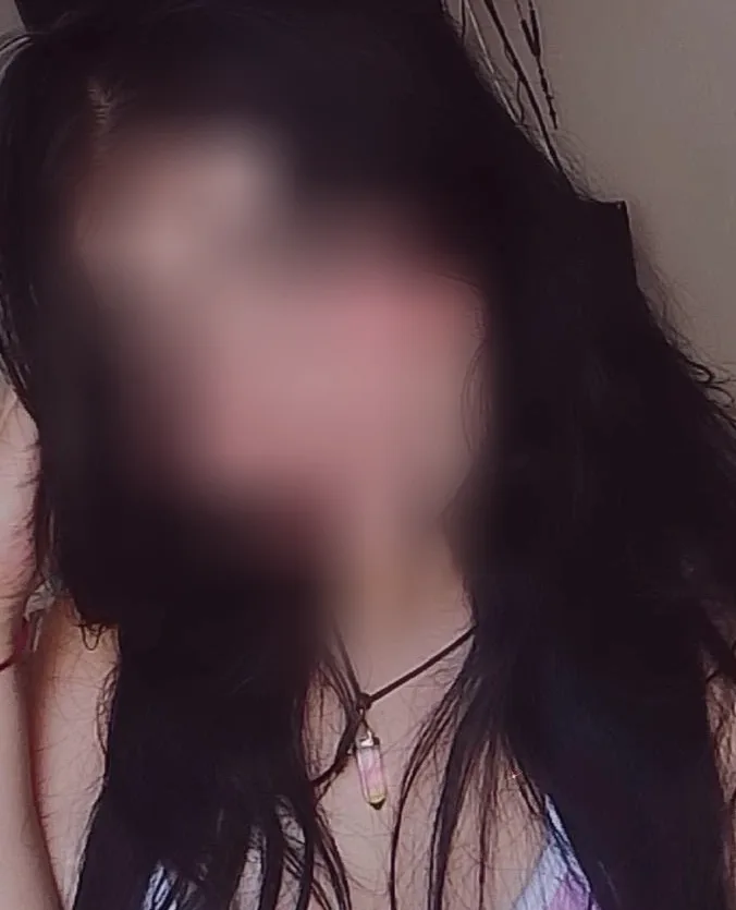 Claire, 20