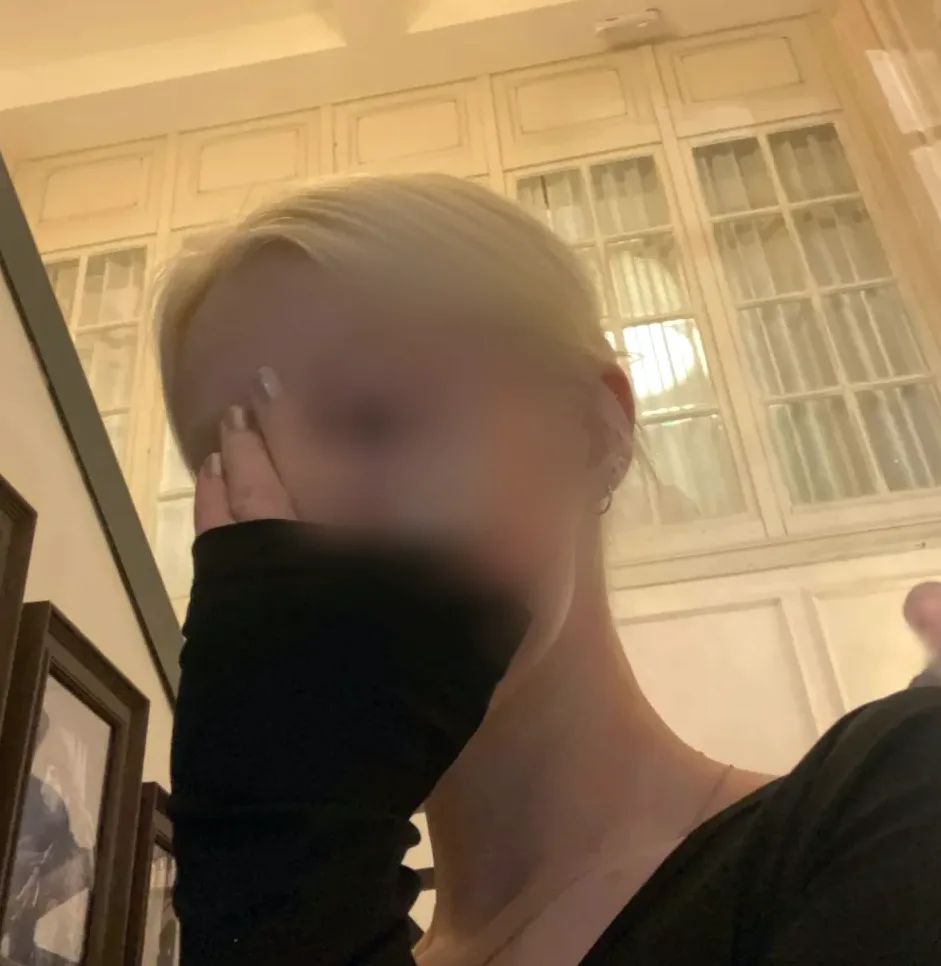 Eleri, 24