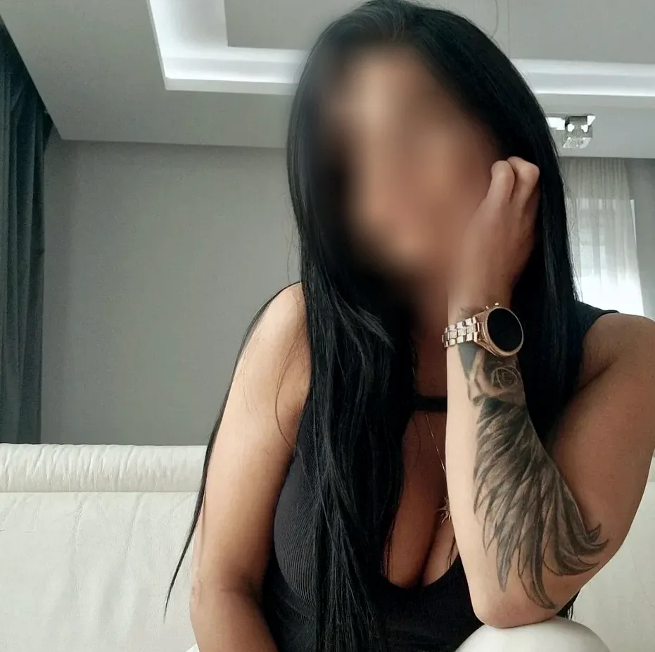 Kayleigh, 38