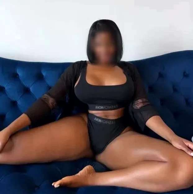Kayleigh, 21